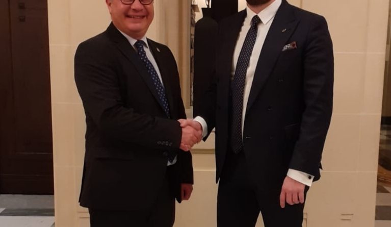 Ambasadorul Romaniei la Berna,Vlad Vasiliu, alaturi de Horia Grigorescu