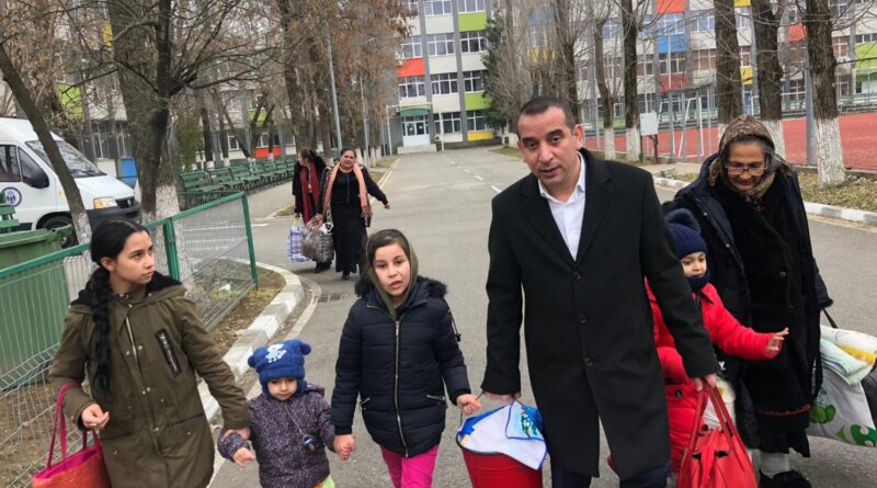 Dep Catalin Manea si refugiatii romi