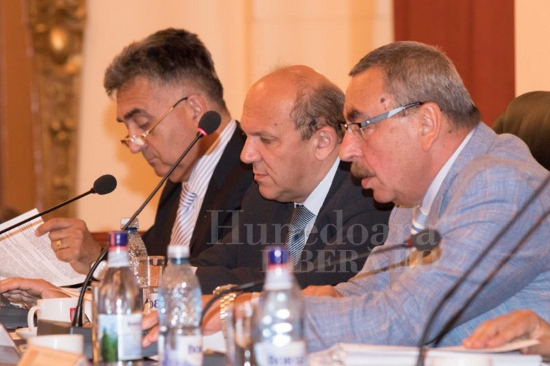 MIRCEA BOBORA VASILESCU DAN STOIAN CONSILIUL JUDETEAN PREZIDIU 794x529