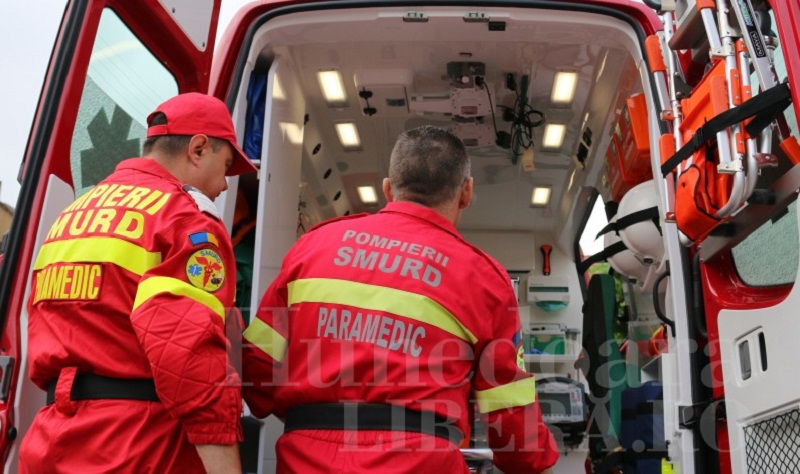 Smurd ambulanta paramedici accident descarcerare 794x471