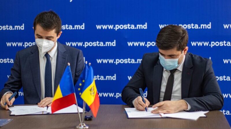 Valentin Stefan, director general, Posta Romana, Roman Cojuhari, director general Posta Moldova